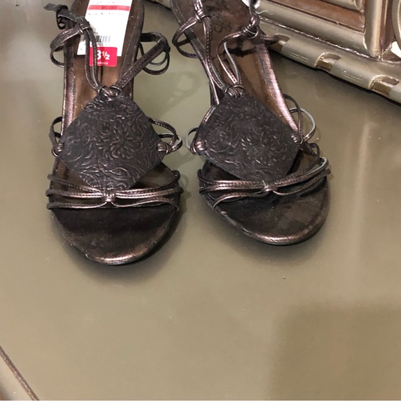 Carlos Santana Zing Brown Beaded Strappy Heels Size 8.5. - Picture 3 of 8